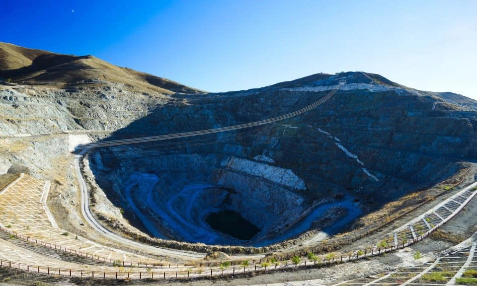China discovers 1.15 million tons of rare earth mine